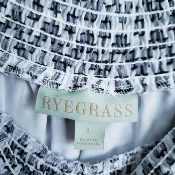 Ryegrass‎ Off The Shoulder Smocked Blouse - Picture 6 of 8